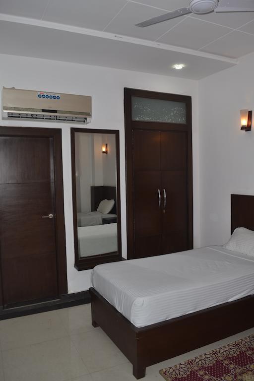 Dazzling East Gate Hotel Agra  Exterior photo
