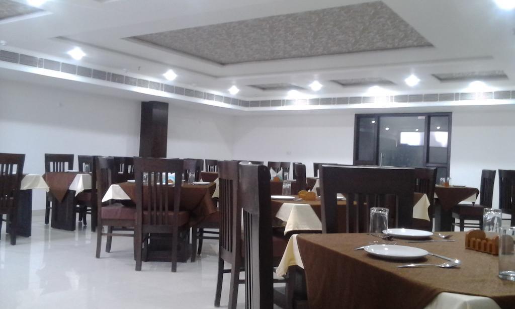 Dazzling East Gate Hotel Agra  Exterior photo