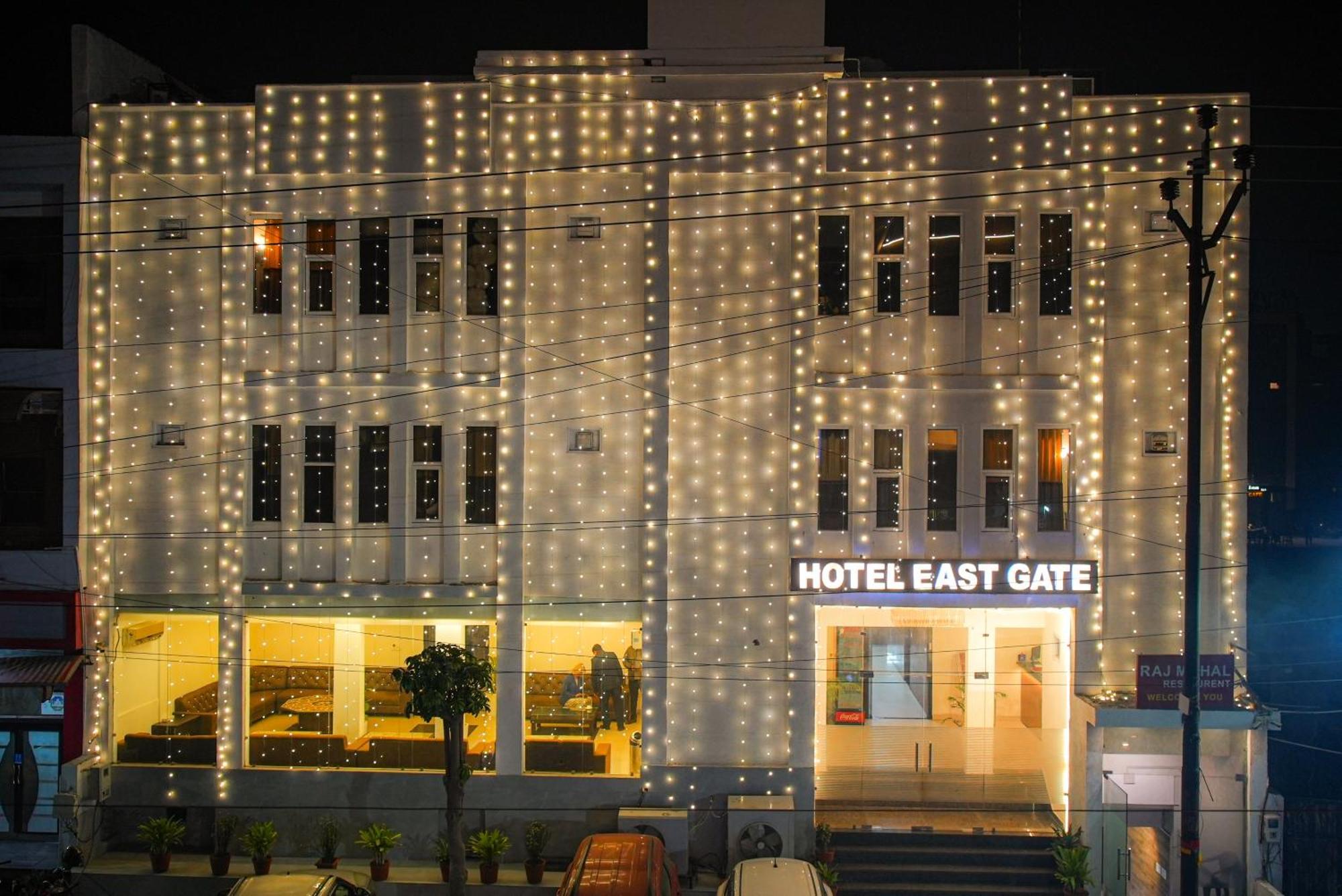 Dazzling East Gate Hotel Agra  Exterior photo