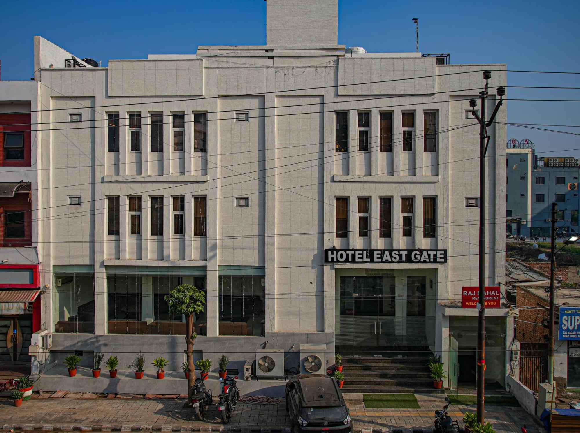 Dazzling East Gate Hotel Agra  Exterior photo