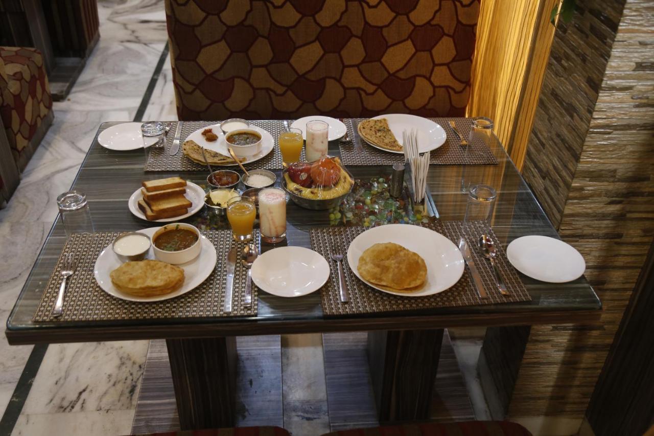Dazzling East Gate Hotel Agra  Exterior photo